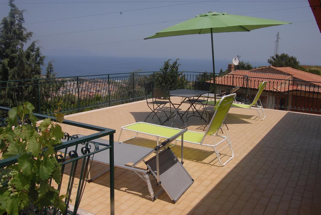 B&B Villa Zia Febronia Patti Exterior foto
